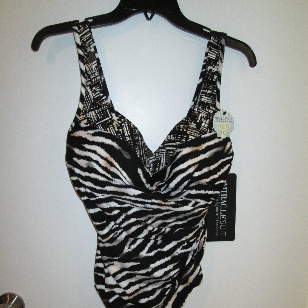 Miraclesuit Escape One Piece in Tigre Sombre NWT Sz 16 - Picture 8 of 15